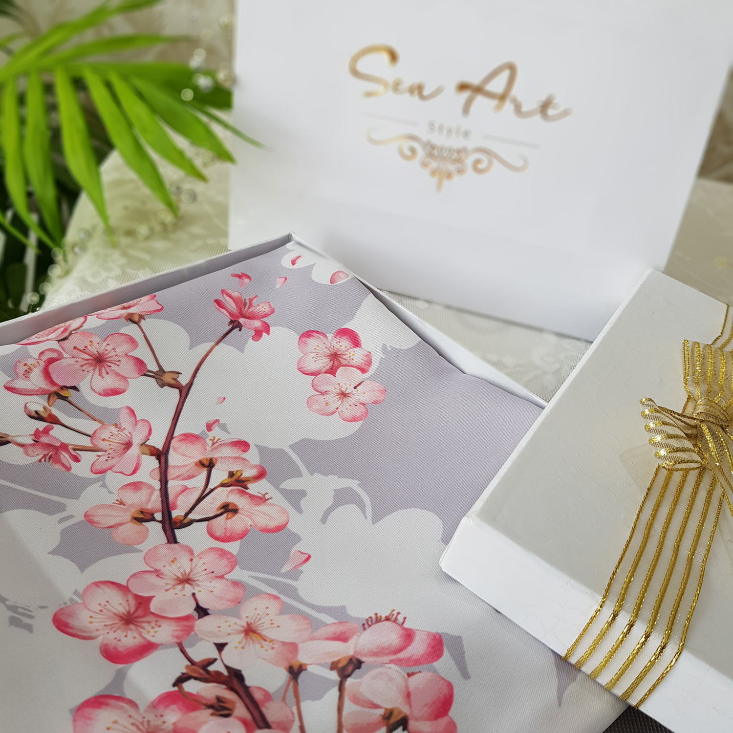 روسری طرح باغ گیلاس - طوسی - ابریشم توییل - قواره ۱۰۰