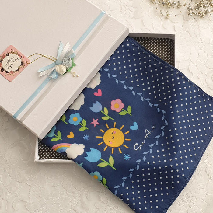 روسری دخترانه سرمه ای طرح شادی - نخی فلامنت - قواره ۹۵